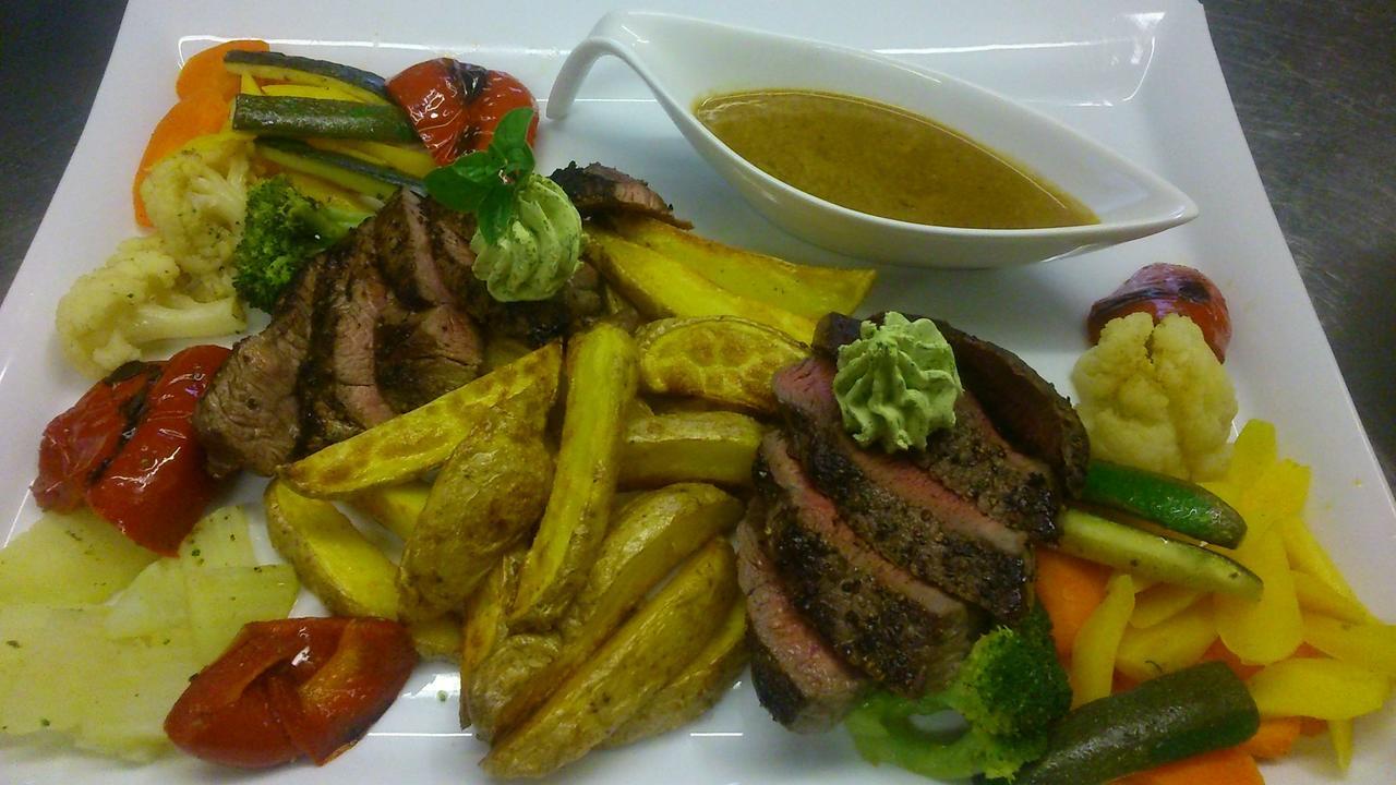 Steakhouse Fieg Hotel Fuschl am See Exterior photo